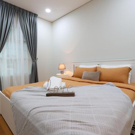 Calm Sojourn, Sky Suites Klcc Kuala Lumpur Esterno foto